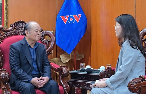 黄铮教授：胡志明主席用“同志加兄弟“来比喻越中关系是非常贴切的 - ảnh 2