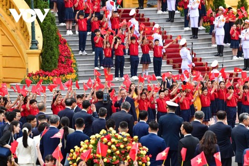 苏林主持仪式，欢迎习近平总书记、国家主席对越南进行国事访问 - ảnh 6