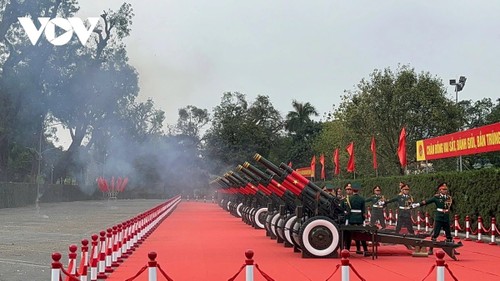 苏林主持仪式，欢迎习近平总书记、国家主席对越南进行国事访问 - ảnh 4