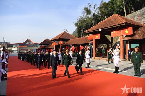 第九届越中边境国防友好交流活动开幕 - ảnh 2