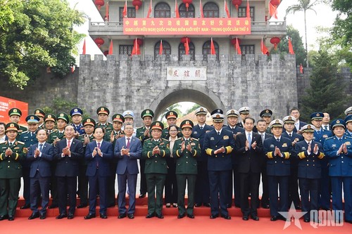 第九届越中边境国防友好交流活动开幕 - ảnh 6