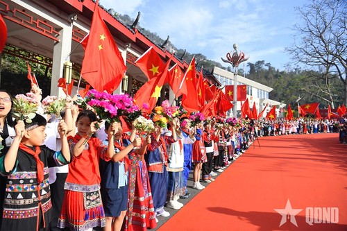 第九届越中边境国防友好交流活动开幕 - ảnh 5