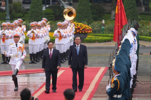 组图：范明政主持仪式欢迎日本首相访越 - ảnh 4
