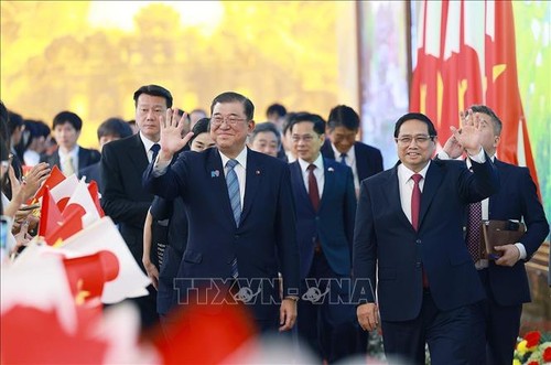 日本首相石破茂圆满结束对越南的正式访问 - ảnh 1
