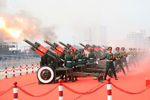 纪念南方解放、国家统一50周年庆典隆重举行 - ảnh 3