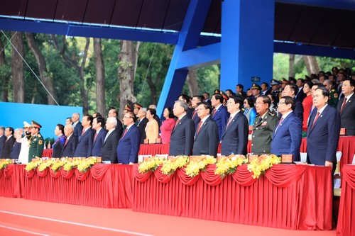 纪念南方解放、国家统一50周年庆典隆重举行 - ảnh 4