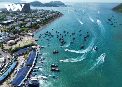 芽庄海洋文化旅游节36项精彩活动：芽庄夏日“火爆” - ảnh 1