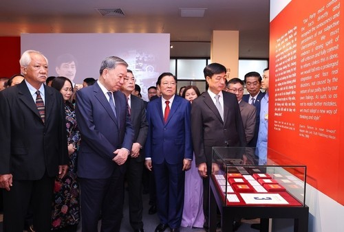 苏林出席"阮文灵总书记——生平与事业"展览开幕式 - ảnh 2