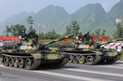 参加国庆庆典阅兵和游行的各种武装部队进行综合演练 - ảnh 2