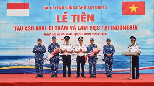 ​越南海警舰艇启航访问印尼 - ảnh 1