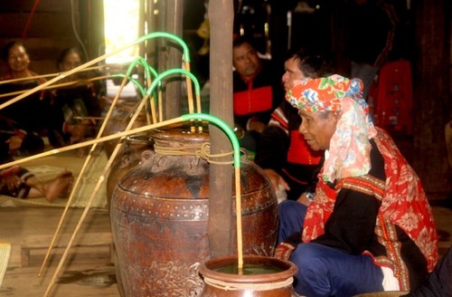 埃德族认干亲仪式的人文之美 - ảnh 2