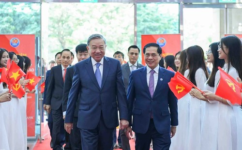 越南外交进入新纪元 - ảnh 1