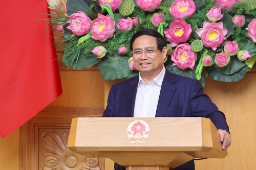 范明政与政策咨询委员会召开会议 重点讨论稳定宏观经济大盘 - ảnh 1