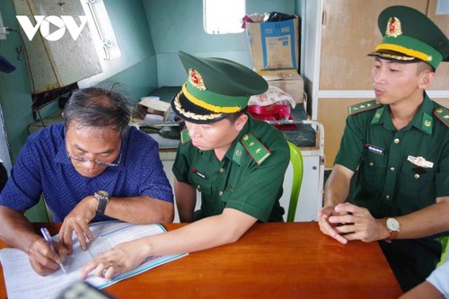 嘉莱省加大打击非法、不报告和不管制捕捞行为的力度 - ảnh 1