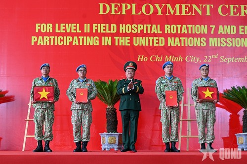 七号二级野战医院和四号工兵队出征，准备执行联合国维和任务 - ảnh 1