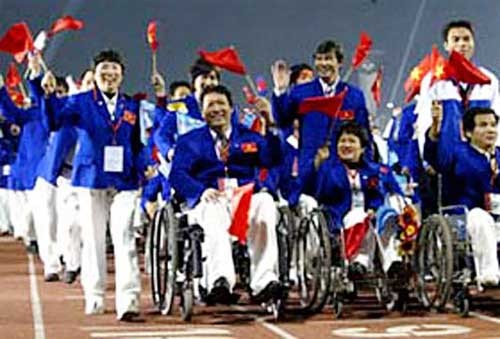 Upacara mengerek bendera Vietnam di Paralympiade London 2012 - ảnh 1