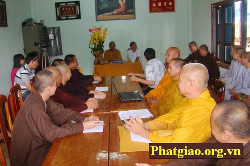 Badan Pengarahan daerah Tay Nguyen menyampaikan ucapan selamat kepada para pemuka dan umat agama Buddha - ảnh 1