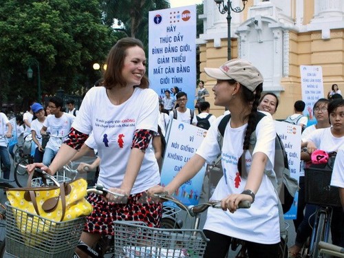 Vietnam menghadiri dialog tentang situasi pelaksanaan Konvensi CEDAW - ảnh 1