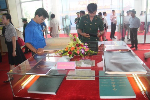 Pameran “Hoang Sa, Truong Sa wilayah Vietnam – bukti-bukti sejarah dan dasar hukum” - ảnh 1