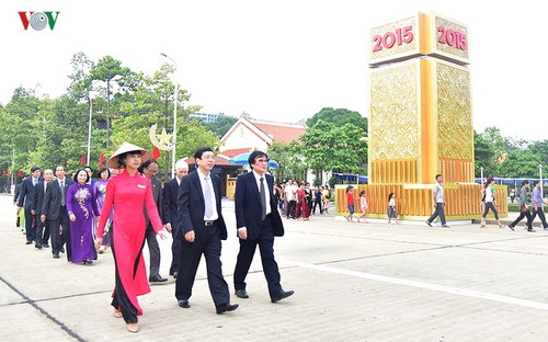 Pimpinan VOV berziarah kepada Mousolium Presiden Ho Chi Minh - ảnh 1