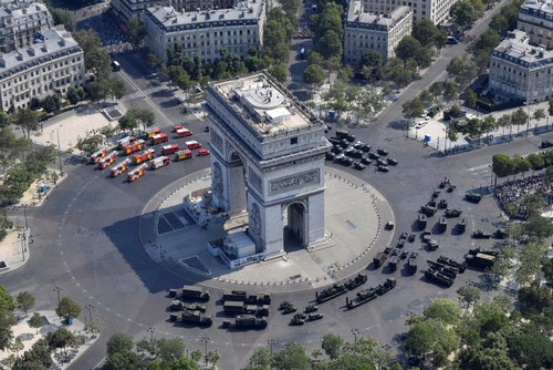 Défilé du 14 juillet: la fraternité d’armes à l’honneur - ảnh 3