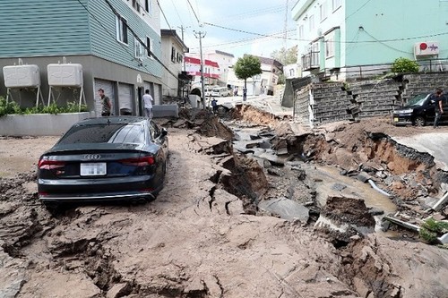 Japon : un séisme de magnitude 6,3 touche le nord-est, pas de risque de tsunami - ảnh 1