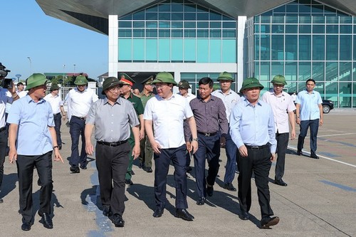 Pham Minh Chinh se rend sur le chantier de certains projets routiers à Nghê An - ảnh 1