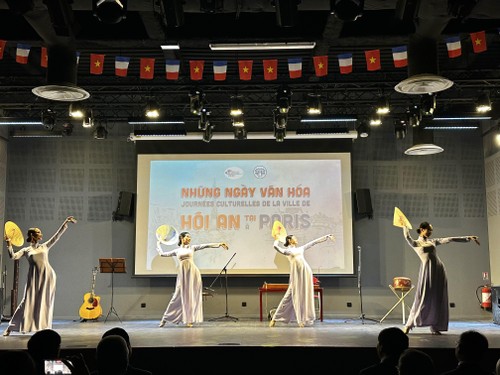 Des journées culturelles de Hôi An à Paris: Une célébration enrichissante de la culture vietnamienne - ảnh 2