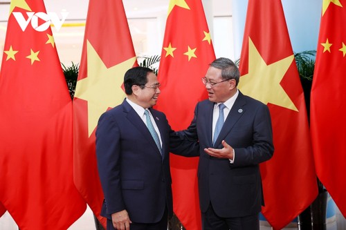 Pham Minh Chinh s'entretient avec Li Qiang à Nanning - ảnh 1