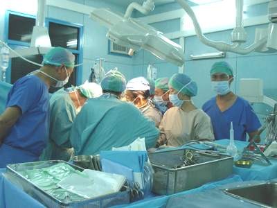 Staatspräsident Sang beglückwünscht Erfolg des Kinderkrankenhauses - ảnh 1