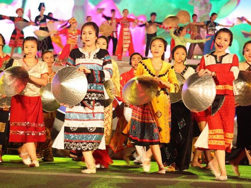 Aktivitäten beim Meeresfestival in Nha Trang  - ảnh 1