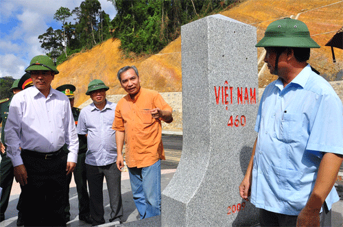 Vietnam und Laos vervollständigen Aufstellung der Grenzsteine  - ảnh 1