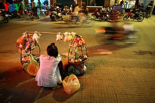 Nacht in der “Westlichen Straßenzone” - ảnh 18