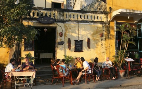 Besucher betrachten Hoi An Stadt und Hoai-Fluss immer anders - ảnh 1