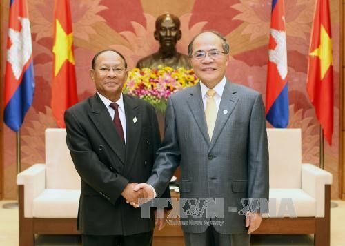 Parlamentspräsident Nguyen Sinh Hung trifft Kambodschas Parlamentspräsidenten - ảnh 1