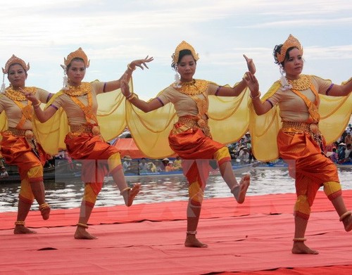 Eröffnung der Kultur-Sport-Tourismus-Festtage der Khmer - ảnh 1