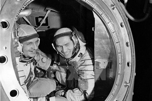 Treffen mit Astronauten Pham Tuan und Wiktor Wassiljewitsch Gorbatko - ảnh 1