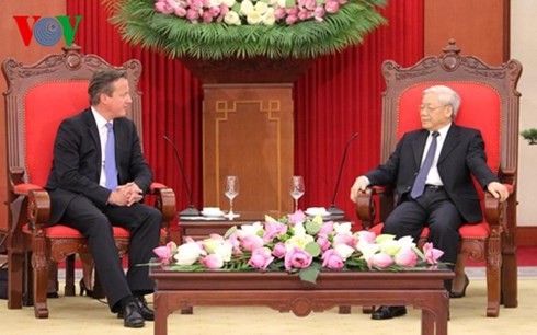 Die vietnamesische Führung trifft Großbritanniens Premierminister David Cameron - ảnh 1