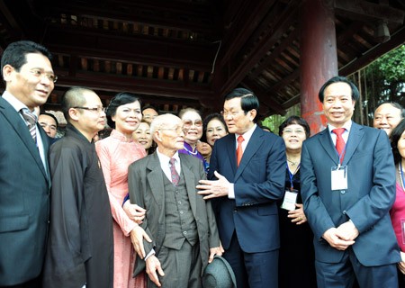 Auslandsvietnamen kehren zum Nationalfeiertag ins Heimatland zurück - ảnh 1