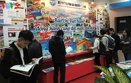 Zahlreiche Aktivitäten zum 92. Jahrestag der vietnamesischen Presse - ảnh 1