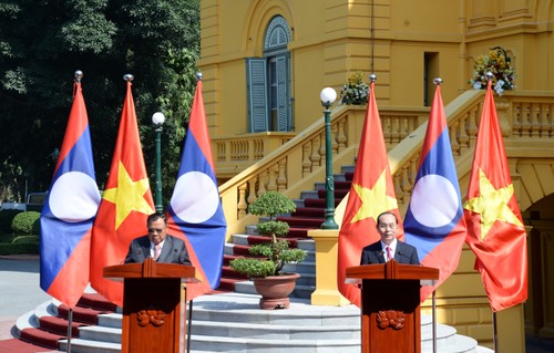 Der Vietnam-Besuch Bounhang Vorachiths geht zu Ende - ảnh 1