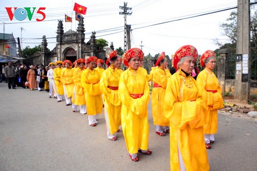 Das Fest im Dorf Nom - ảnh 4