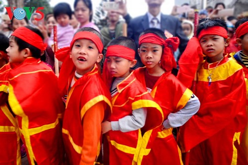 Das Fest im Dorf Nom - ảnh 5