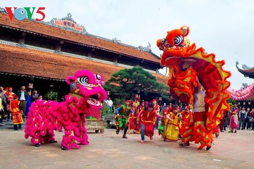 Das Fest im Dorf Nom - ảnh 10