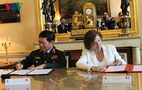 Gemeinsame Vision über Vietnam-Frankreich-Verteidigungszusammenarbeit  - ảnh 1