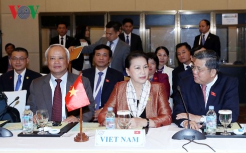 Parlamentspräsidentin Nguyen Thi Kim Ngan nimmt an Abschlussfeier des 27. APPF teil - ảnh 1