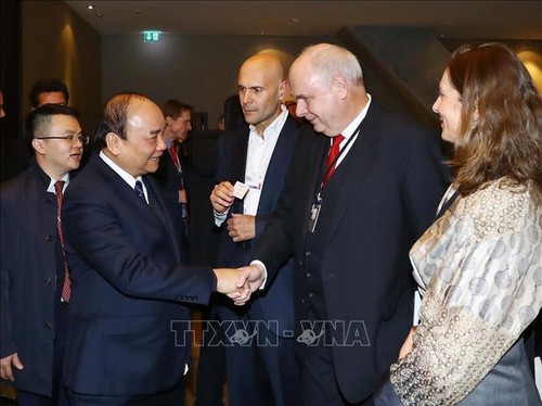 Premierminister Nguyen Xuan Phuc: Komm und schaff 4.0-Produkte in Vietnam - ảnh 1