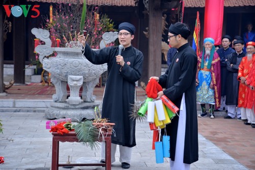 Bewahrung der traditionellen Schönheit des Tetfestes - ảnh 8
