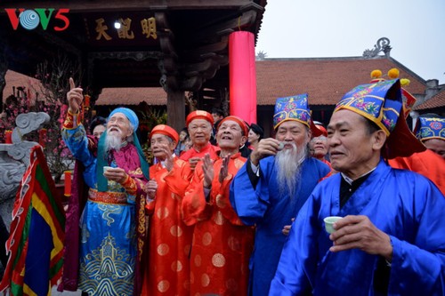 Bewahrung der traditionellen Schönheit des Tetfestes - ảnh 12
