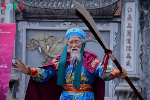 Bewahrung der traditionellen Schönheit des Tetfestes - ảnh 14